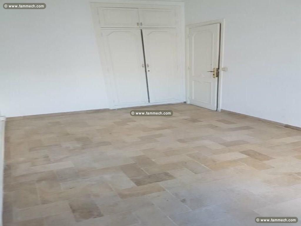 Bureau 130 m cloisonné pro 585
