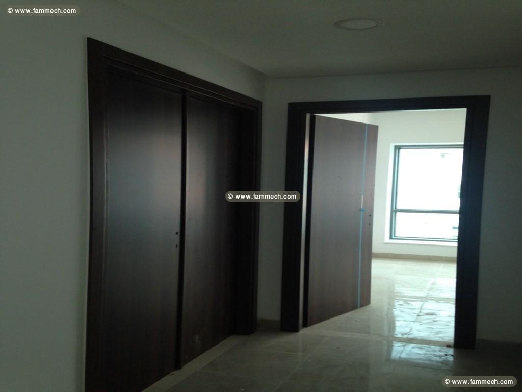 Bureau 134 m cloisonné au lac 2 pro 550