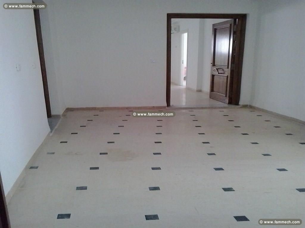 Bureau 250 m cloisonné au c u n pro 178