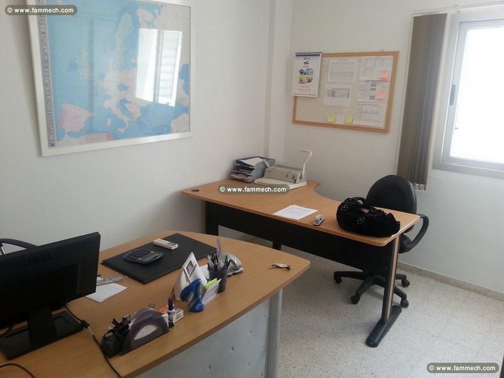 Bureau 85 m cloisonnée au belvédère pro 287