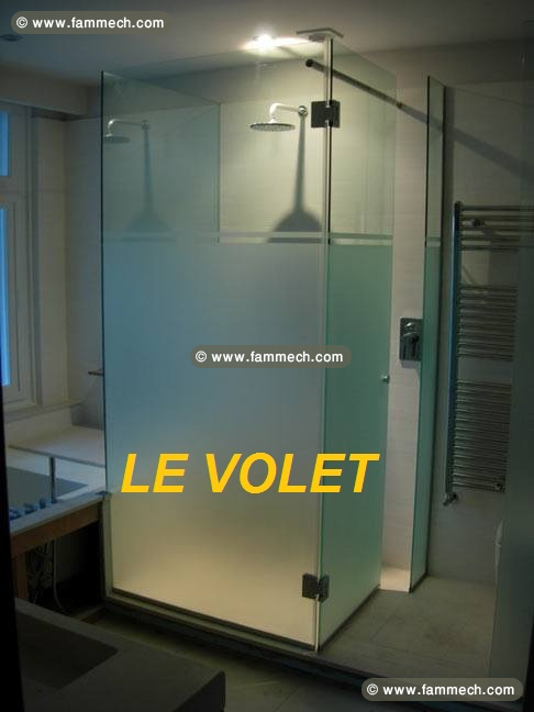 cabine de douche en aluminium