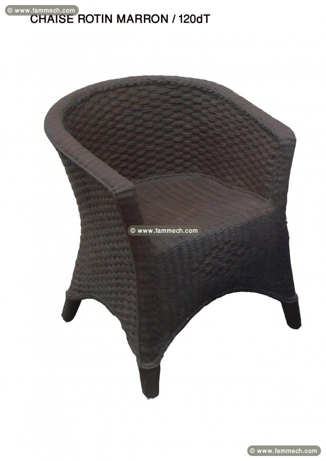 chaises et tables rotin en plastique