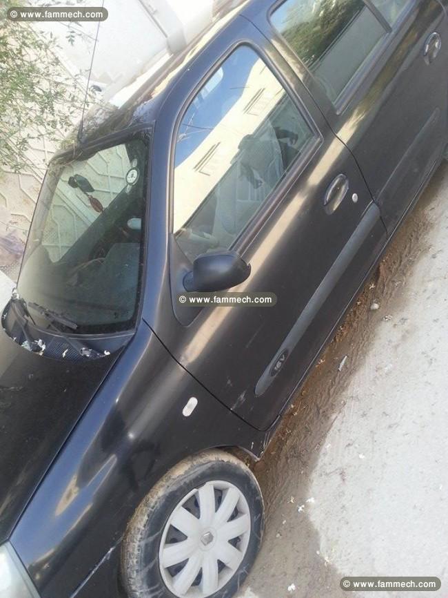 Clio classique en très bon état