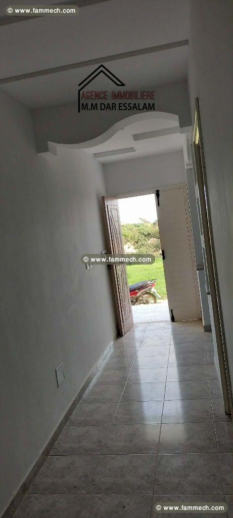 deux maisons près de la mer