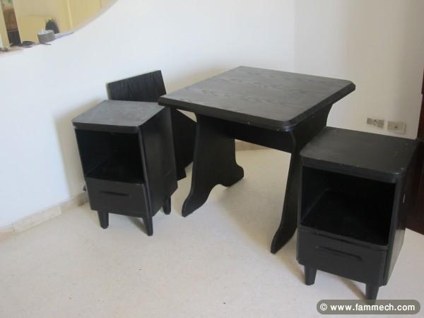 DEUX TABLES DE BUREAU et bureau