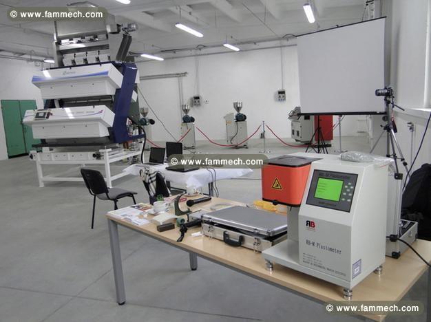 Equipement de laboratoire pour l'industrie plastiq