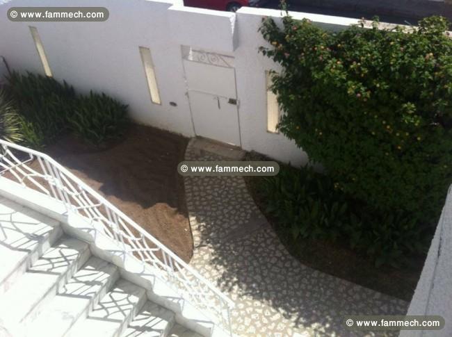 Etage de villa s4 sur la route de la marsa