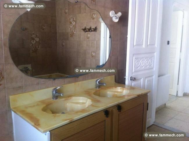 Etage de villa s4 sur la route de la marsa