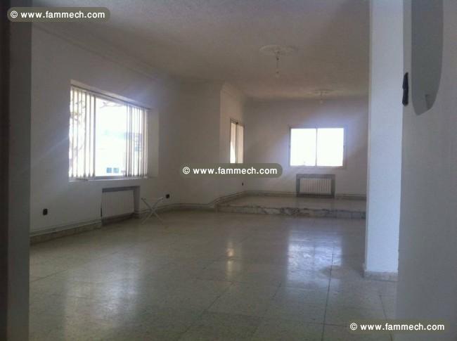 Etage de villa s4 sur la route de la marsa