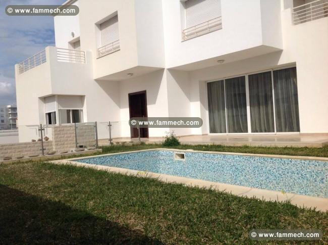 Etage de villa vide ou meublé indépendant 