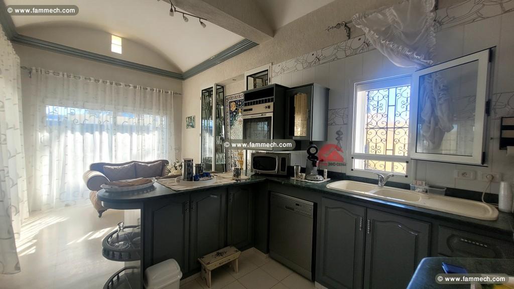 GRANDE MAISON À VENDRE EN ZONE T DJERBA - RÉF V590