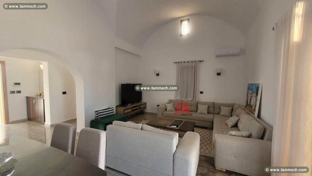 GRANDE MAISON SUR MEZRAYA DJERBA ZA-RÉF V693