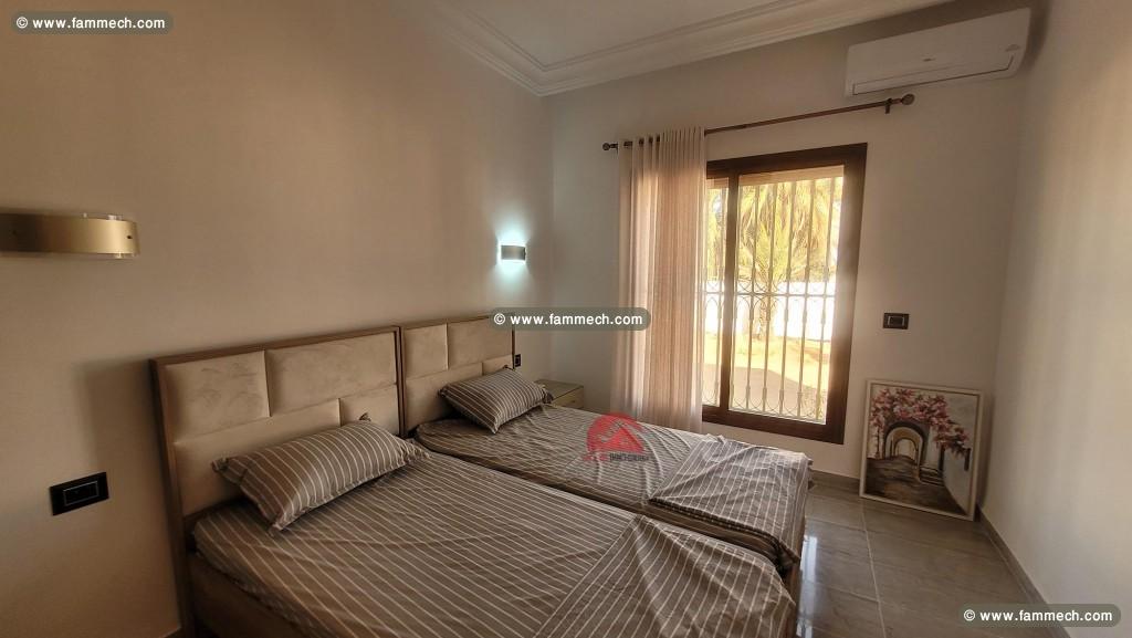 GRANDE MAISON SUR MEZRAYA DJERBA ZA-RÉF V693