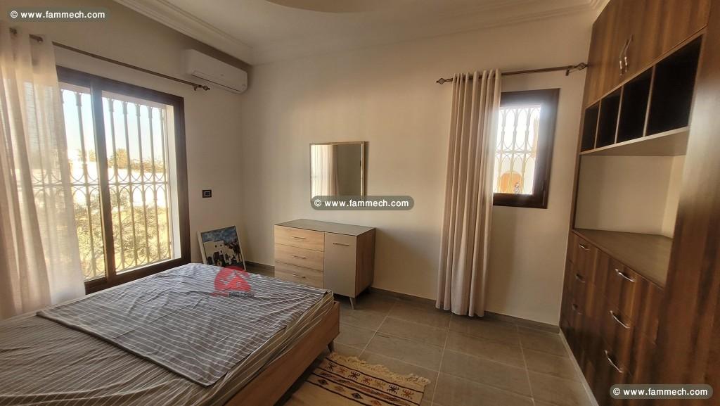 GRANDE MAISON SUR MEZRAYA DJERBA ZA-RÉF V693