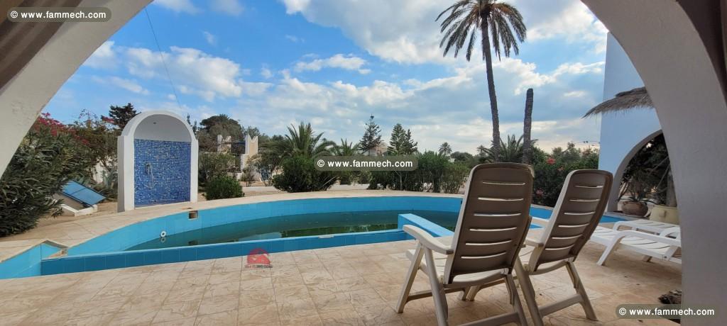 GRANDE PROPRIÉTÉ À VENDRE À DJERBA ARKOU-RÉF V668