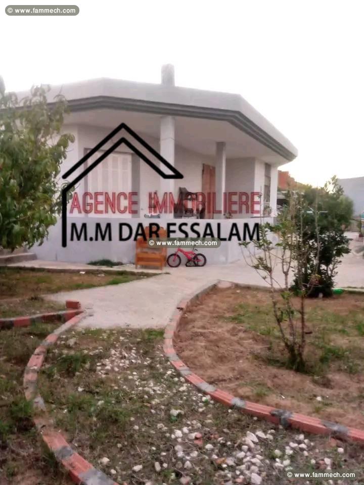 grande villa près de la mer