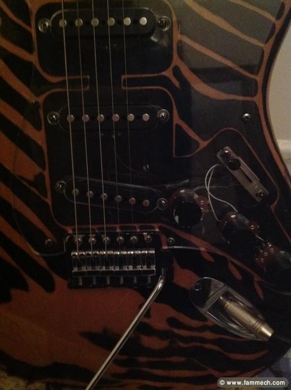 guitar electrique squier fender originale limited 