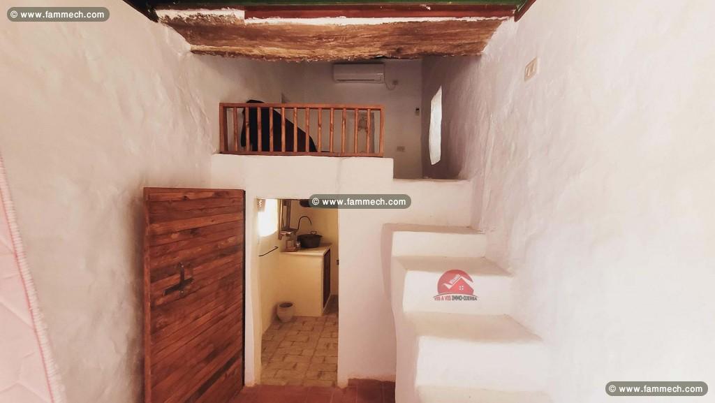 HOUCH TYPIQUE DJERBIEN  À BAZIM DJERBA ZA-RÉF V687