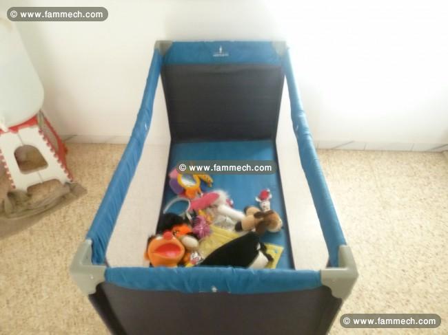 lit bébé pliant et chaise auto pour bébé