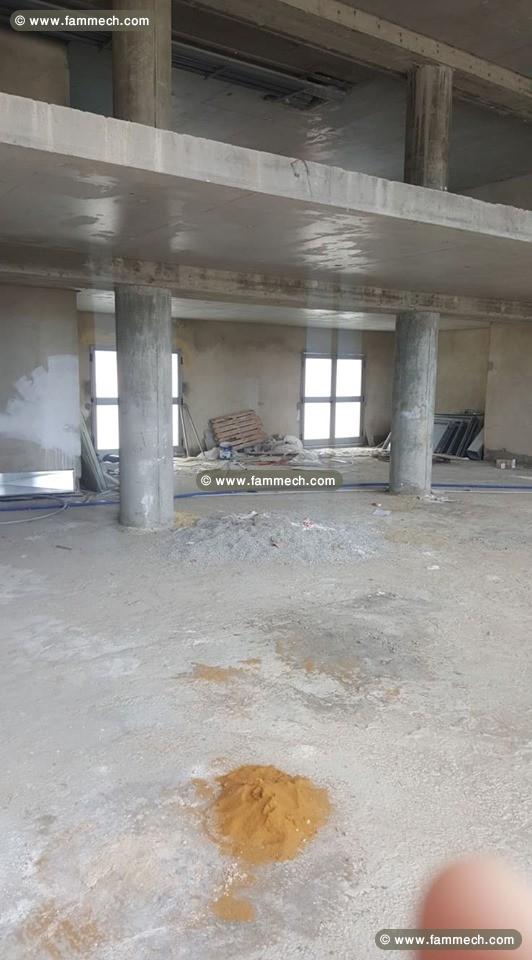 local en open space de 252m2 Au Lac 2