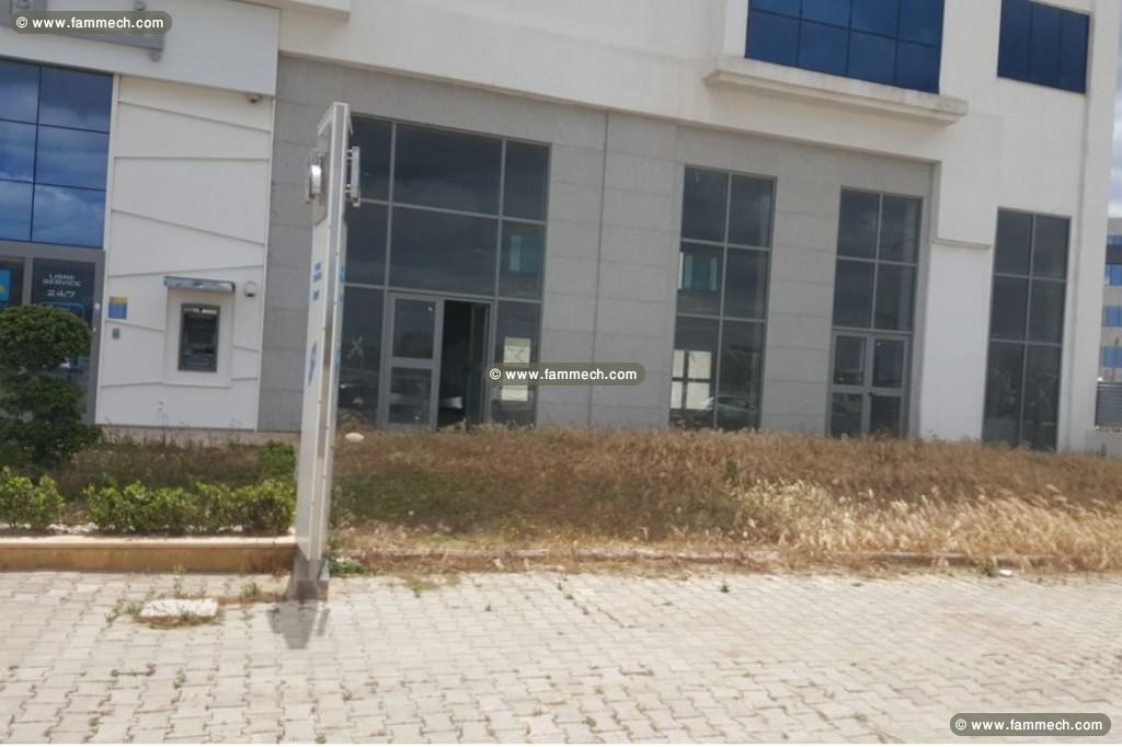 local en open space de 252m2 Au Lac 2