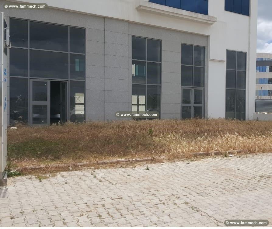 local en open space de 252m2 Au Lac 2