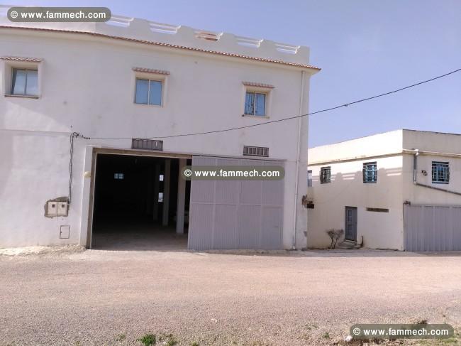 local industrielle d'une sperficie de 1600m² 