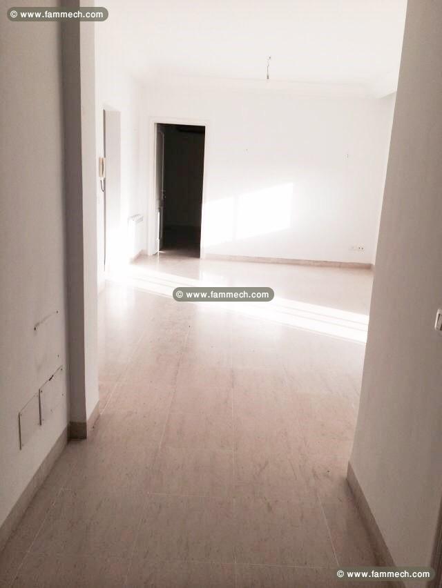 Location appartement S+2 a usage bureautique.