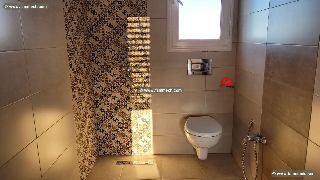 LOCATION DUPLEX SANS MEUBLES A HOUMT SOUK-RÉF L660