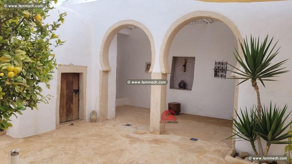 LOCATION SAISONNIÈRE HOUCH AVEC PISCINE REF L650