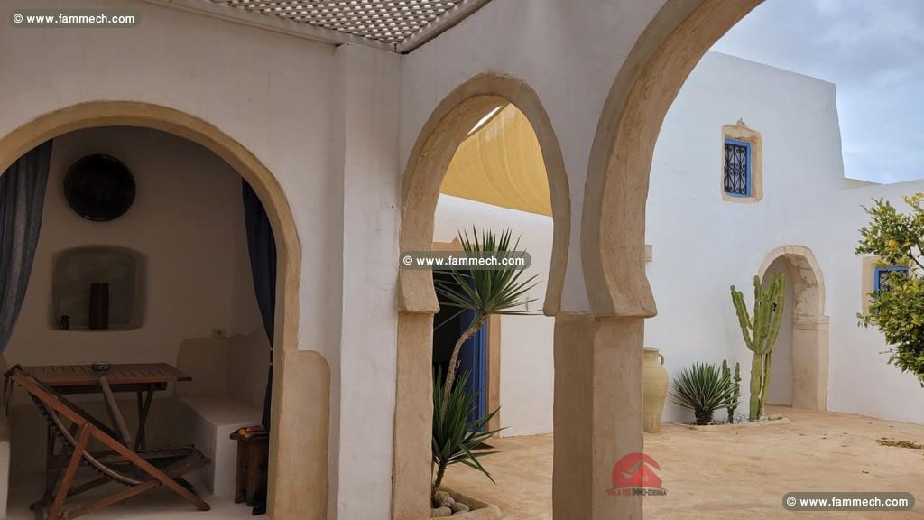 LOCATION SAISONNIÈRE HOUCH AVEC PISCINE REF L650
