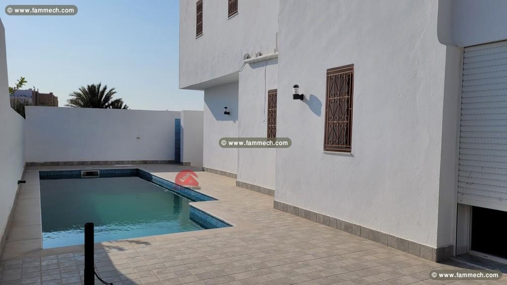 LOCATION VILLA  4 CHAMB-PISCINE PRIVÉE REF L639