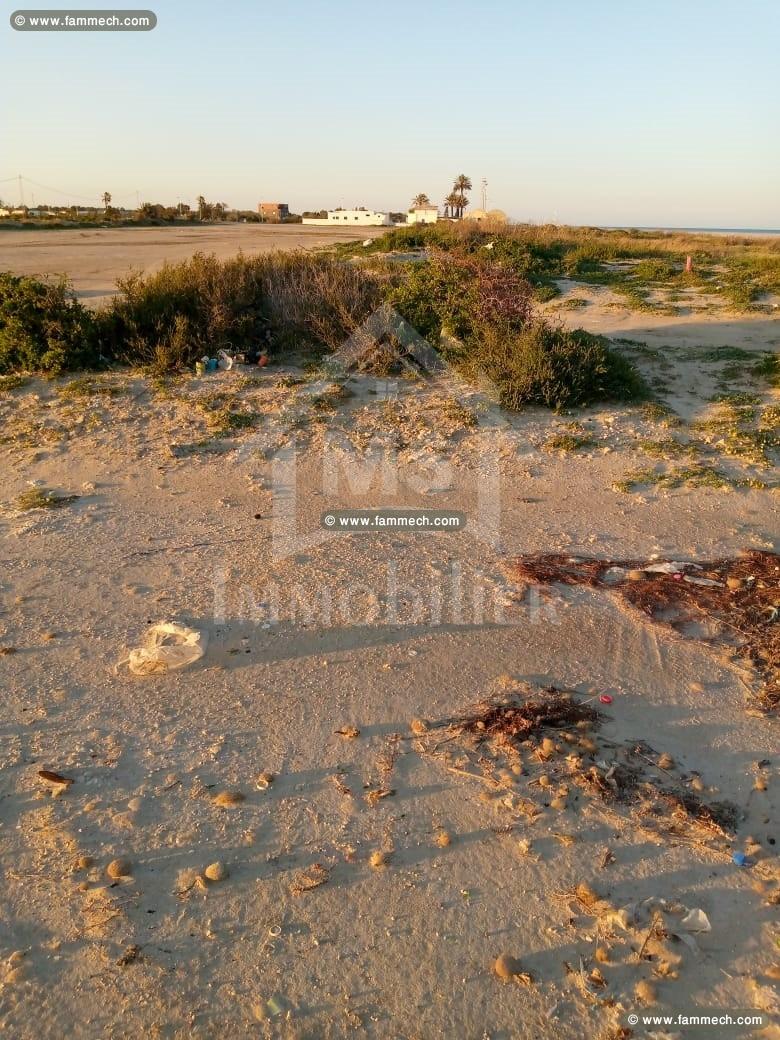 Lotissement pied dans l'eau à vendre à Tazarka