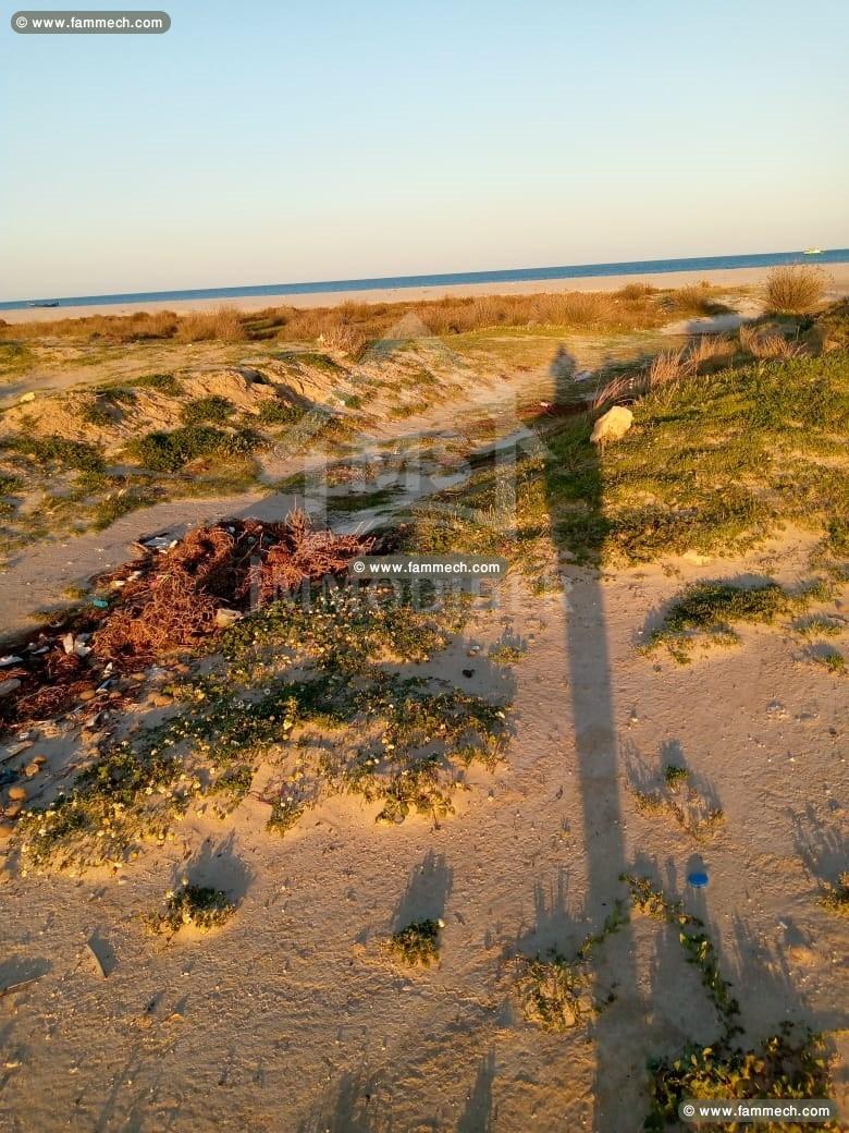 Lotissement pied dans l'eau à vendre à Tazarka
