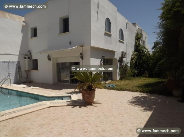 Magnifique villa de maitre au Golden Tulip Gammart