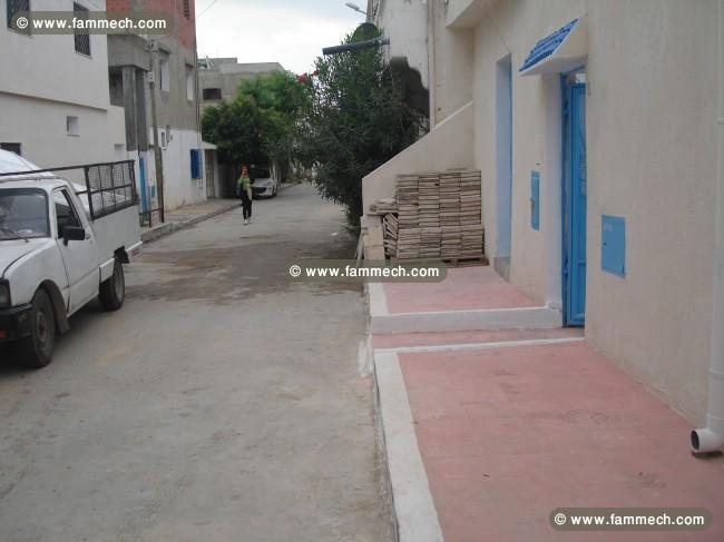 maison de deux etages  a cité el khalil la marsa