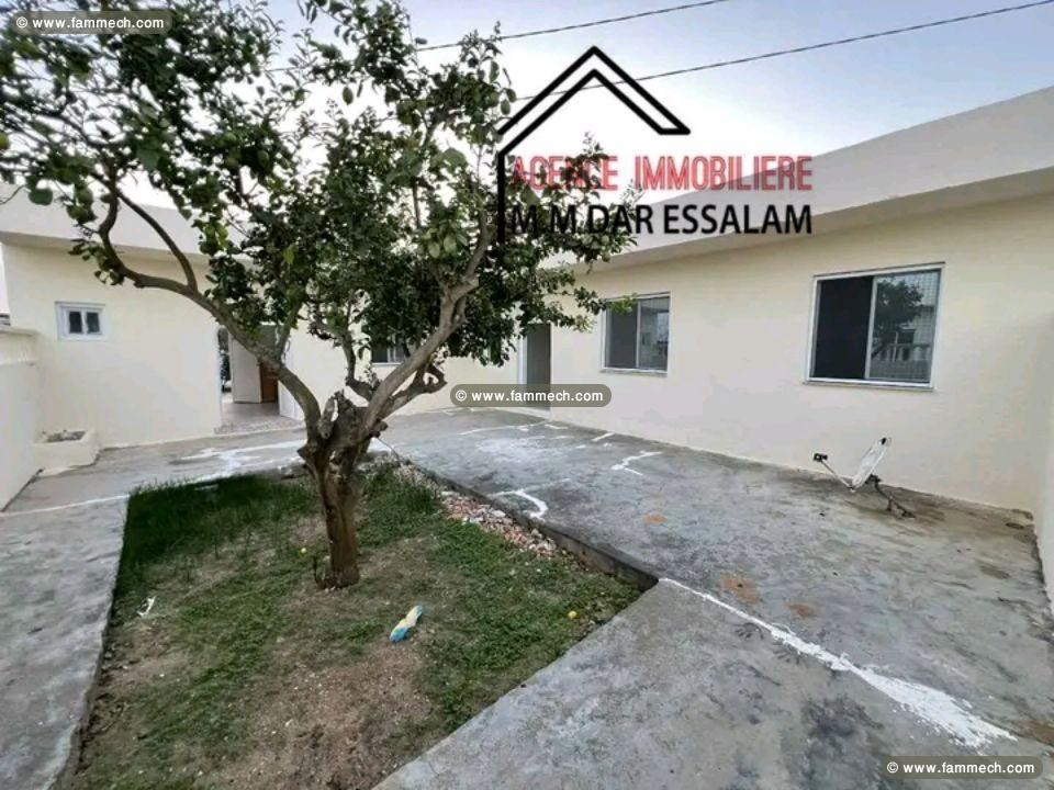 maison indépendante sur la route principal 