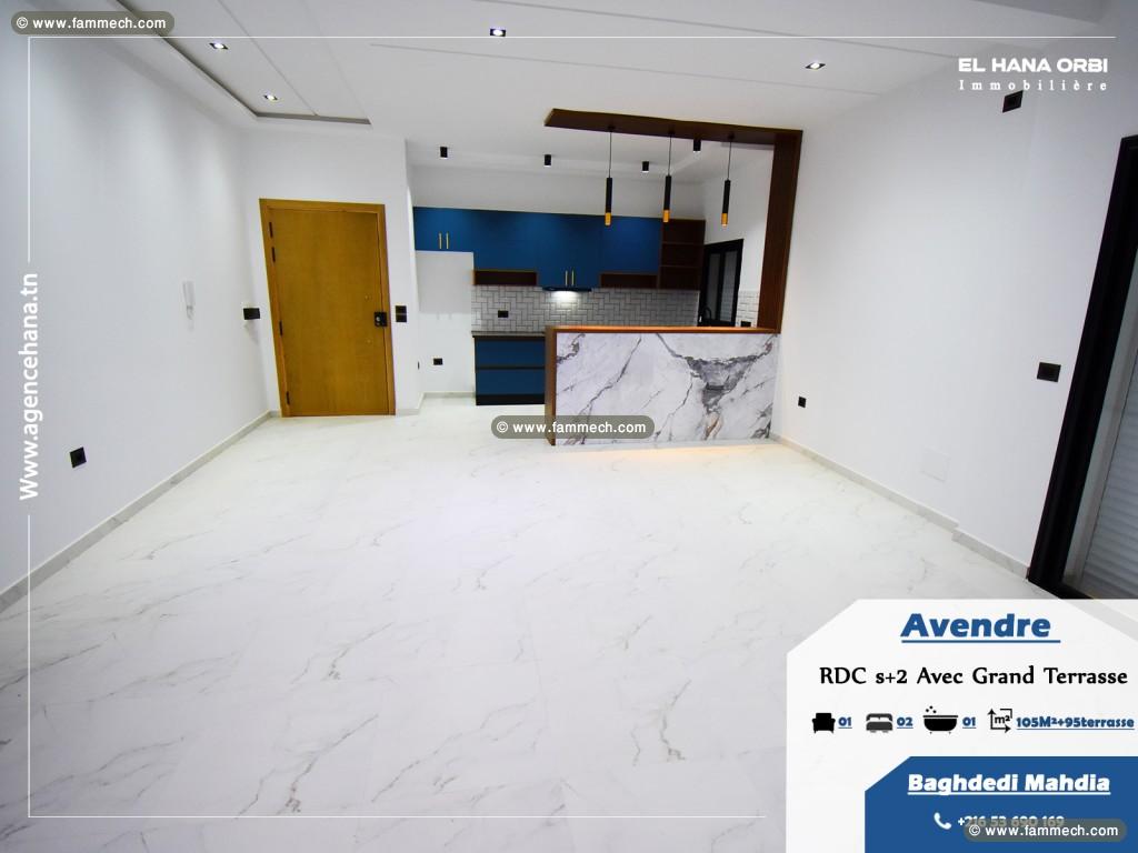 Maison RDC S+2 avec grand terrasse à vendre 