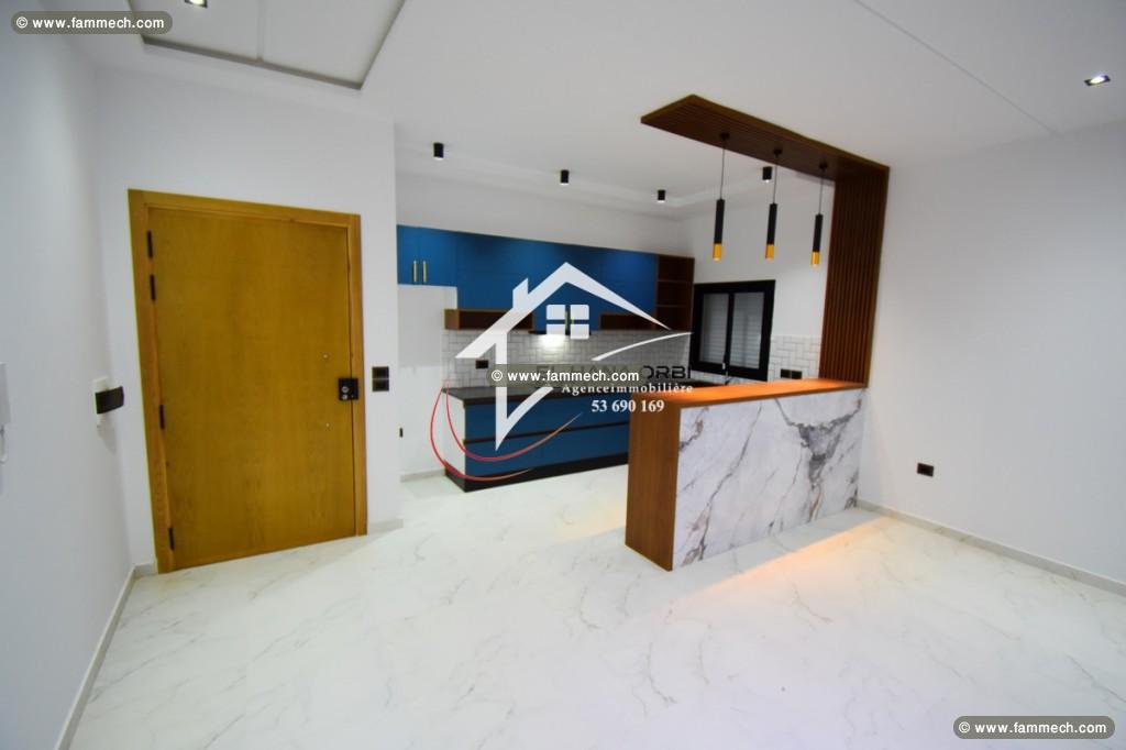 Maison RDC S+2 avec grand terrasse à vendre 