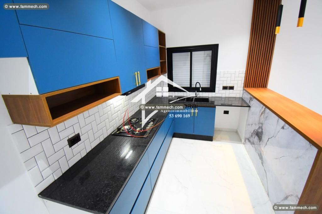 Maison RDC S+2 avec grand terrasse à vendre 