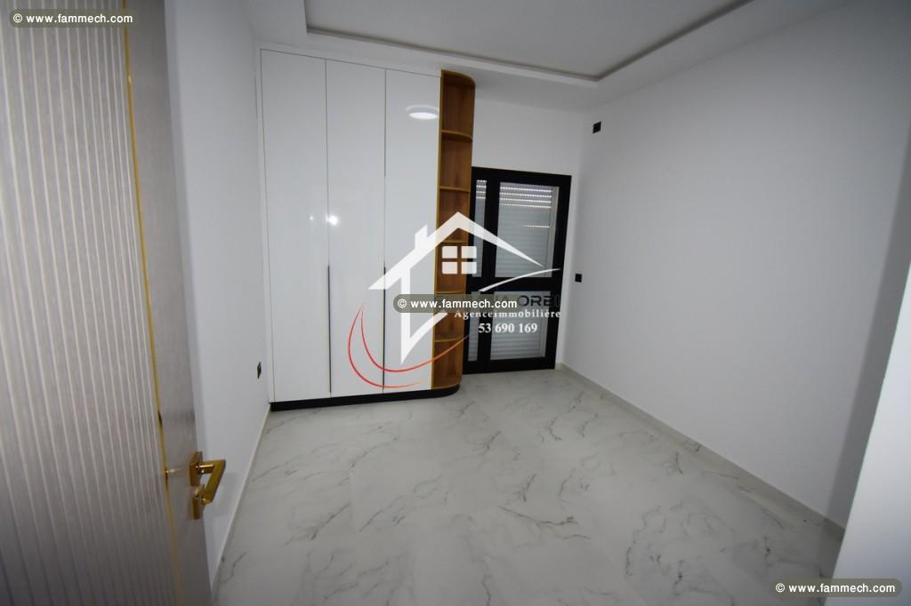 Maison RDC S+2 avec grand terrasse à vendre 