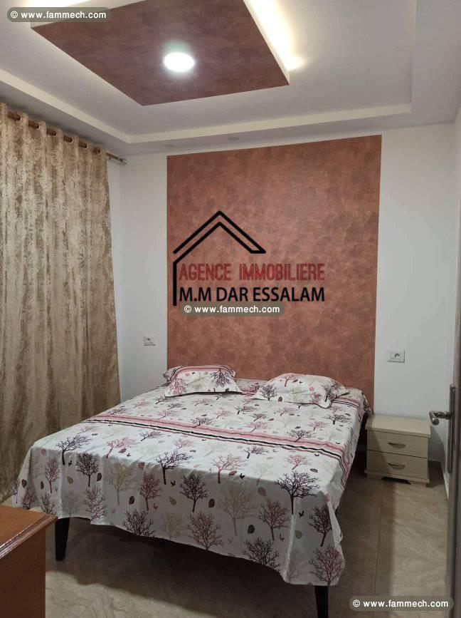 maison sur la route près de la mer