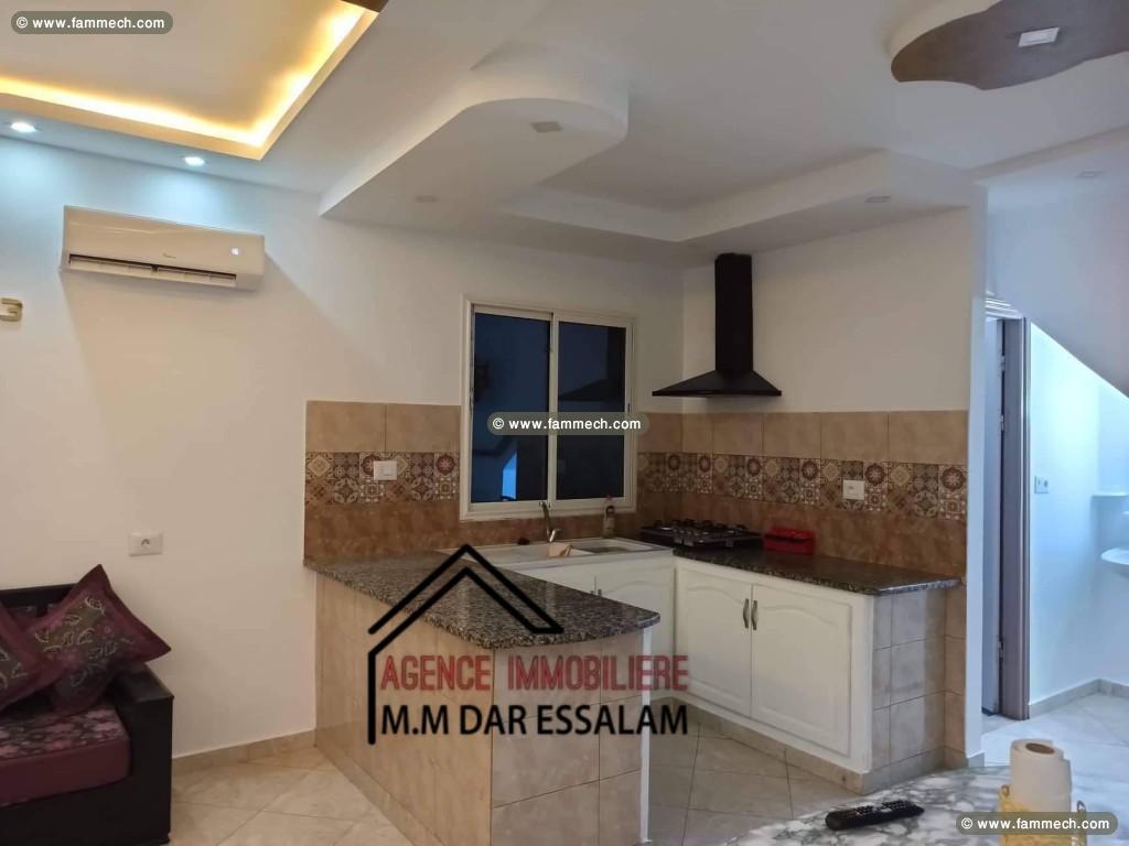 maison sur la route près de la mer