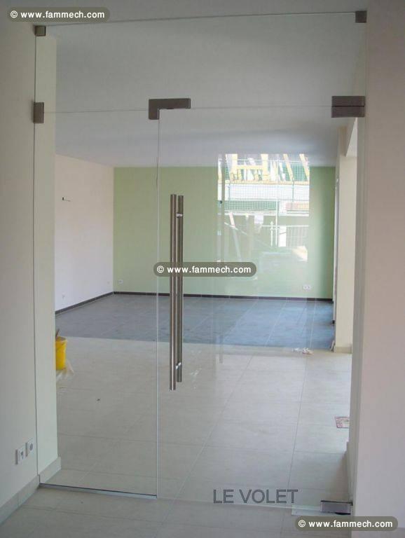 Porte ouvrante totalement vitrée