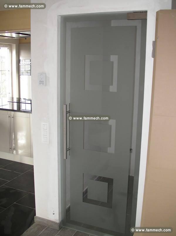PORTE TOTALEMENT VITRÉE 