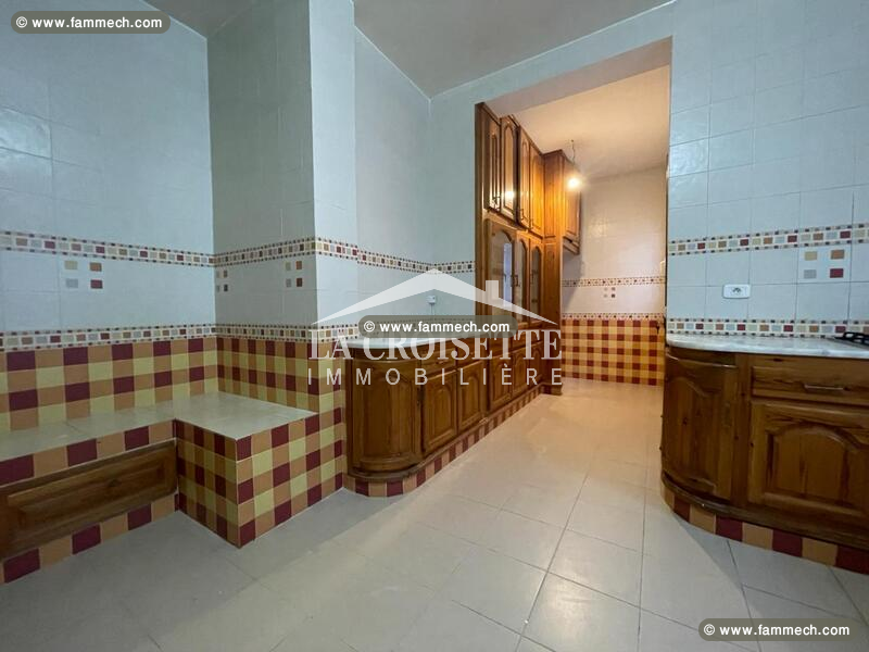 Rez-de-chaussée de villa S+4 à La Soukra MRCL0281