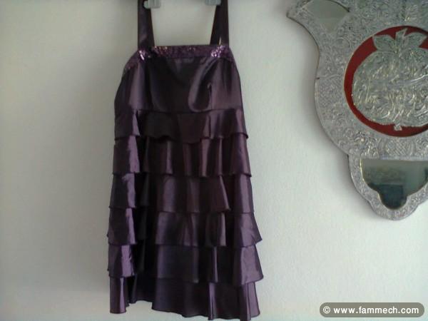 Robe avec volants: violet ou noir
