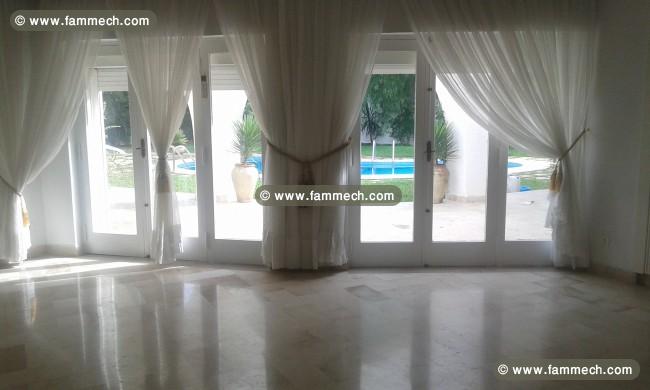 Somptueuse villa à la Soukra à 200 m de Closerie