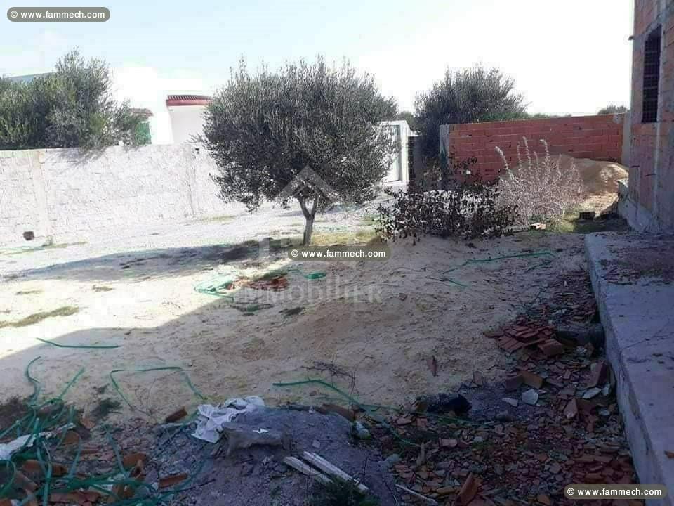 Spacieuse maison inachevée à vendre à Hammamet Sud