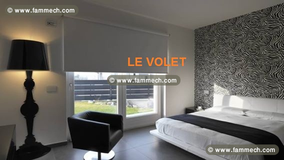 STORE INTERIEUR VERTICAL ET ENROULEUR